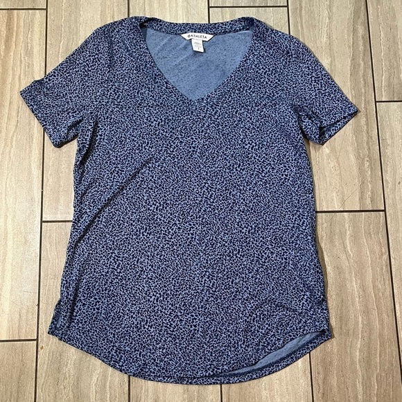 Athleta Breezy Scoop V Neck Tee T Shirt Blue Leopard Print Modal Small P - Picture 1 of 7